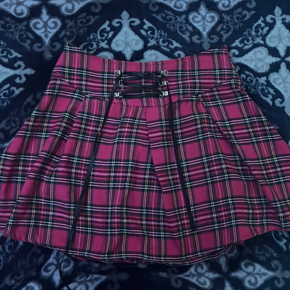 cute emo pink plaid skirt 💓
